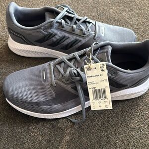 Adidas men shoe
Runfalcon 2.0 
Size 12